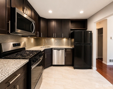 500 Danbury Lane - Photo Thumbnail 2
