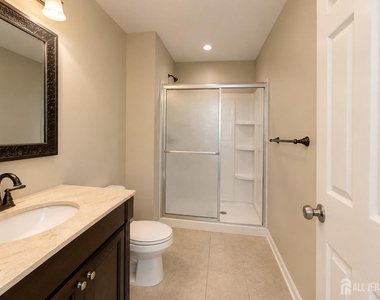 500 Danbury Lane - Photo Thumbnail 13