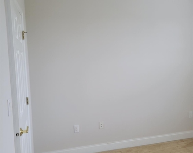 100 Middlesex Boulevard - Photo Thumbnail 11