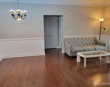 100 Middlesex Boulevard - Photo Thumbnail 1