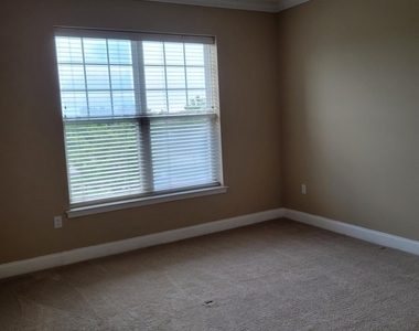 100 Middlesex Boulevard - Photo Thumbnail 5