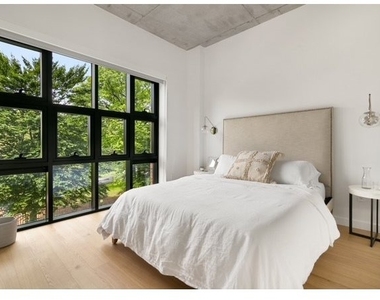 860 Lorimer Street - Photo Thumbnail 6