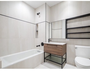 860 Lorimer Street - Photo Thumbnail 4
