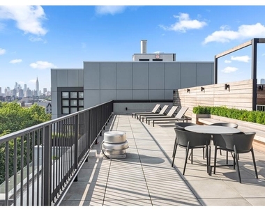 860 Lorimer Street - Photo Thumbnail 9