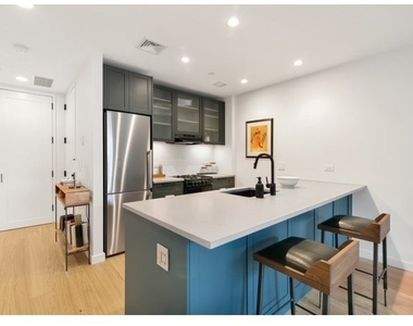 860 Lorimer Street - Photo Thumbnail 1