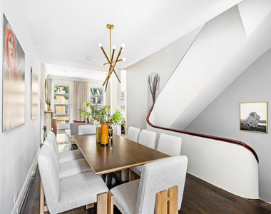 262 W 25th Street - Photo Thumbnail 3