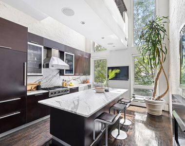 262 W 25th Street - Photo Thumbnail 1