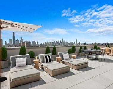 249 Willoughby Avenue - Photo Thumbnail 15