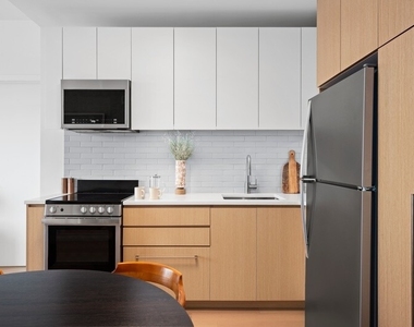 249 Willoughby Avenue - Photo Thumbnail 4