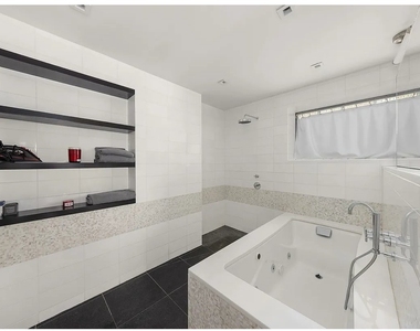 441 E 57th Street - Photo Thumbnail 13