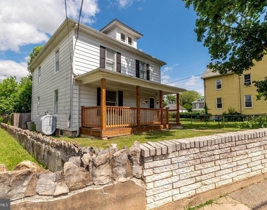 405 Porter Avenue - Photo Thumbnail 1