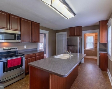 405 Porter Avenue - Photo Thumbnail 9
