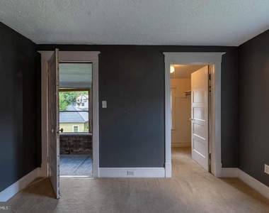 405 Porter Avenue - Photo Thumbnail 4