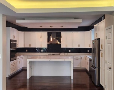 402 Mckenzie Drive - Photo Thumbnail 4