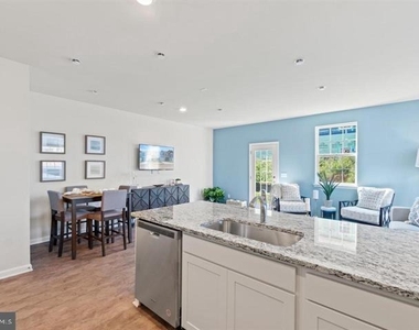 218 Baker Drive - Photo Thumbnail 10