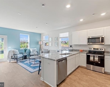218 Baker Drive - Photo Thumbnail 5
