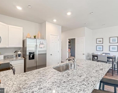 218 Baker Drive - Photo Thumbnail 7