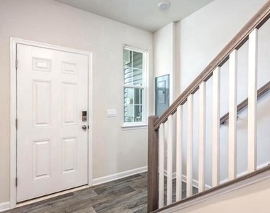 218 Baker Drive - Photo Thumbnail 2