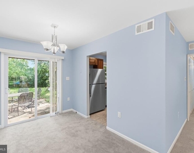 1402 N Amelia Street - Photo Thumbnail 9