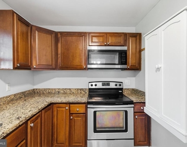 1402 N Amelia Street - Photo Thumbnail 12