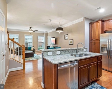 42816 Lauder Terrace - Photo Thumbnail 9
