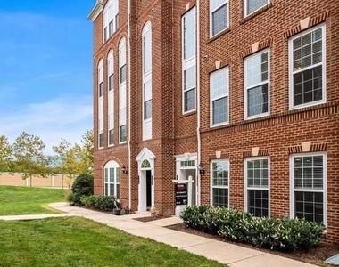42816 Lauder Terrace - Photo Thumbnail 1