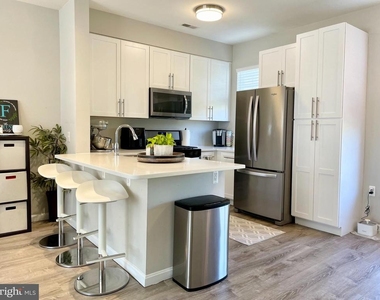 23052 Fontwell Square - Photo Thumbnail 8