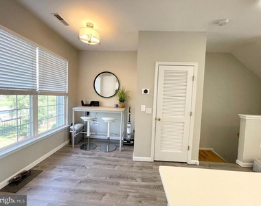 23052 Fontwell Square - Photo Thumbnail 11