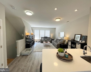 23052 Fontwell Square - Photo Thumbnail 12