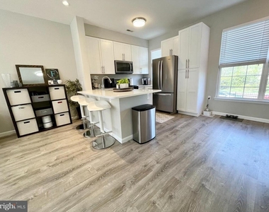 23052 Fontwell Square - Photo Thumbnail 7