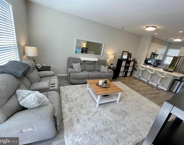 23052 Fontwell Square - Photo Thumbnail 4