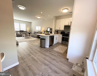 23052 Fontwell Square - Photo Thumbnail 13