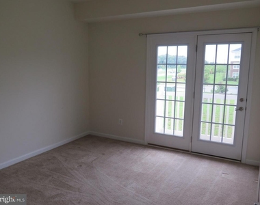 24634 Johnson Oak Terrace - Photo Thumbnail 16