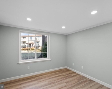 8385 Brockham Drive - Photo Thumbnail 22