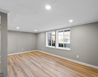 8385 Brockham Drive - Photo Thumbnail 5