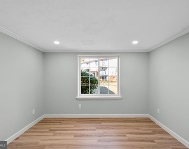 8385 Brockham Drive - Photo Thumbnail 17