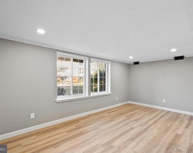8385 Brockham Drive - Photo Thumbnail 6