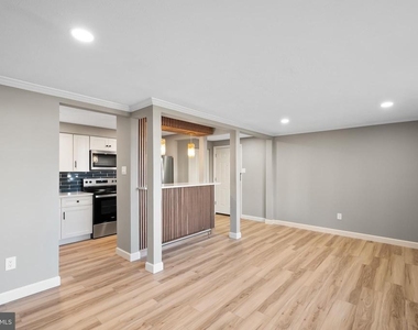 8385 Brockham Drive - Photo Thumbnail 9