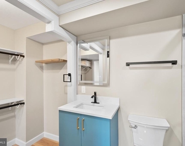 8385 Brockham Drive - Photo Thumbnail 21