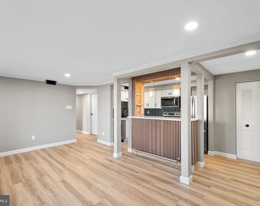 8385 Brockham Drive - Photo Thumbnail 8