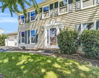 3204 Lockgate Court - Photo Thumbnail 4