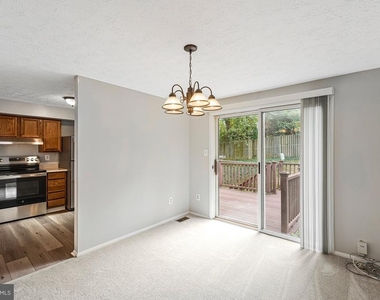 8025 Tyson Oaks Circle - Photo Thumbnail 8