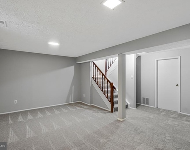 8025 Tyson Oaks Circle - Photo Thumbnail 25