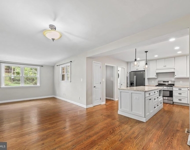 2722 Woodley Place - Photo Thumbnail 15