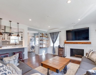 6226 Apache Street - Photo Thumbnail 4
