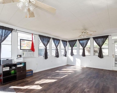 6226 Apache Street - Photo Thumbnail 12