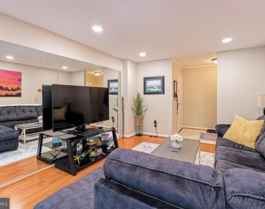 2037 Royal Fern Court - Photo Thumbnail 3