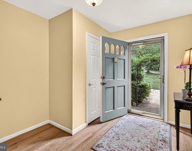 4720 Exeter Street - Photo Thumbnail 6