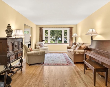4720 Exeter Street - Photo Thumbnail 8