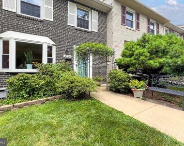 4720 Exeter Street - Photo Thumbnail 4
